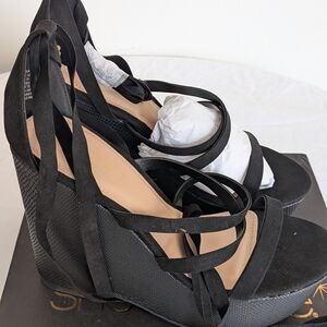 Shoe Dazzle Black Strappy Wedge Sandals with Ankle Wraps